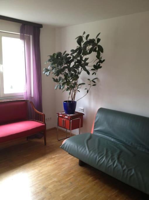 Room in maisonette with garden, parking place Wenen Buitenkant foto