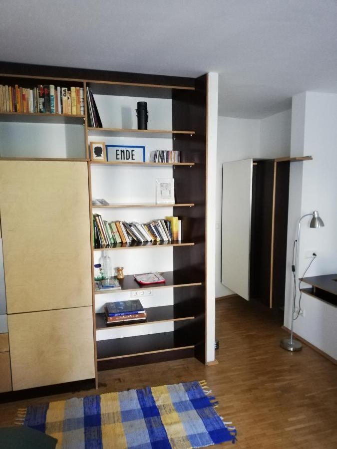 Room in maisonette with garden, parking place Wenen Buitenkant foto